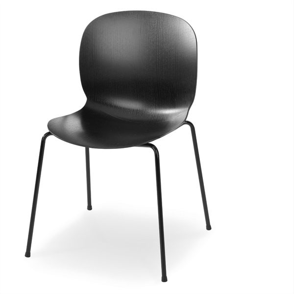 Billede af Kantinestol Noor, en moderne stol i kunststof forstærket med glasfiber. Benene er i træ eller stål. Kan stables, fås også med polstret sæde.