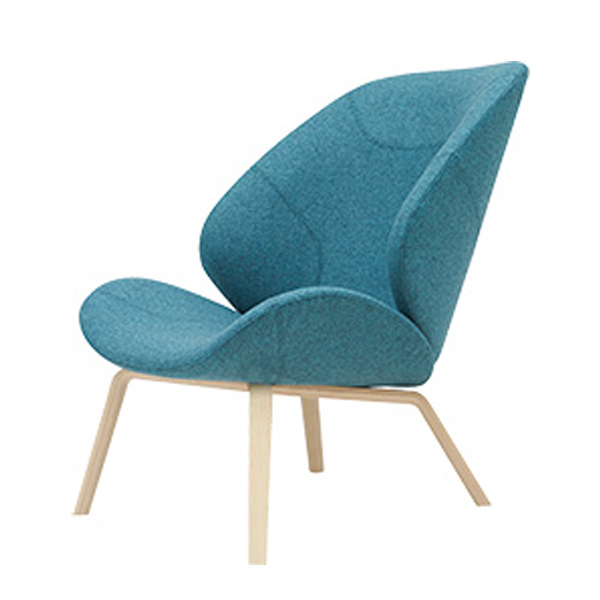 Billede af Hyggelig loungestol med et blødt sæde og ryg, i et design, som giver mange siddestillinger. Syningerne er inspireret af sports biler.