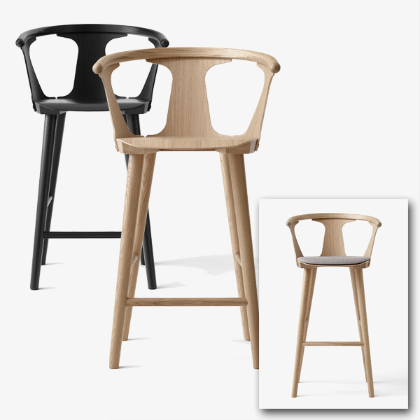 Billede af Komfortabel barstol In Between med ryg- og armlæn, i egetræ. Dansk design, med eller uden polstring, oliebehandlet eller sortlakeret eg.