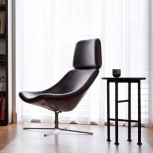 Billede af Mishell lounge stole serien omfatter alt fra fodskamler til armstole med nakkestøtte. Stort udvalg af understel.