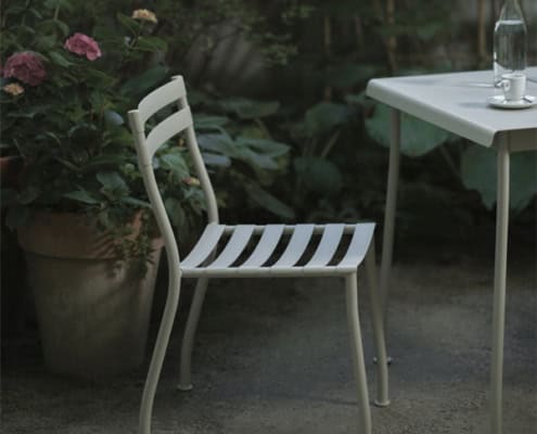 Billede af Flaner terrassemøbler i galvaniseret stål. Fra DC Kontormøbler.