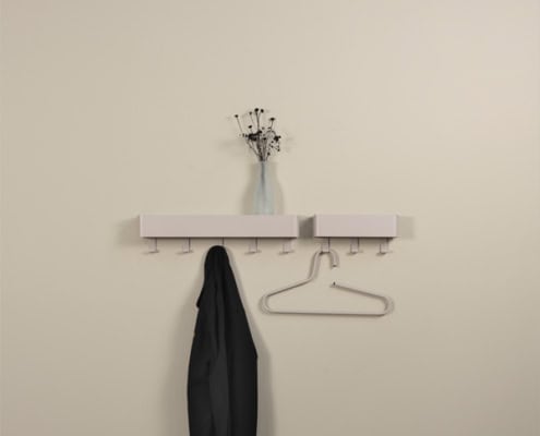 Billede af Jakkekroge med lille hylde fra Spinder Design. Knagerækkerne fås i 3 størrelser og 4 farver.