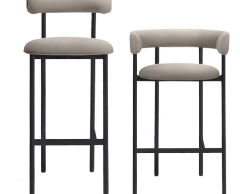 Billede af Font barstole. Polstret og af dansk design fra Møbel Copenhagen. Fås også med armlæn og i 2 højder.