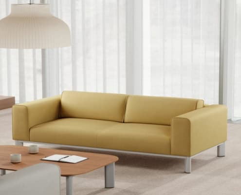 Billedet viser en elegant sofaserie, Decenta, som fås i mange farver. DC Kontormøbler